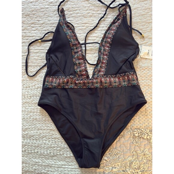 Cupshe NWT LG One Piece Black Low Plunge Halter Boho Open Back Y2K Paisley Trim - Picture 5 of 15